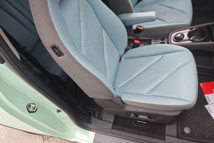 Used Chery QQ Little Ant 2022 Sweet Pink Edition Half-Sugar Version Lithium Iron Phosphate 30 kW 301 km