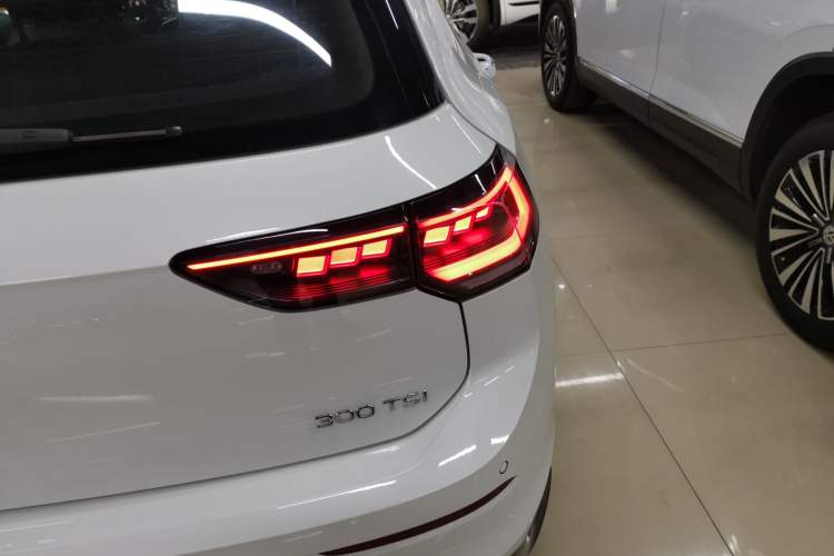 Used Volkswagen Golf 2025 300TSI R-Line