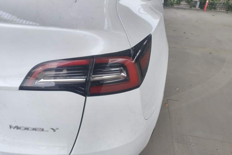 Used Tesla Model Y 2022 Rear-Wheel-Drive Version
