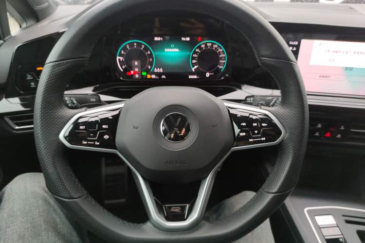 Used Volkswagen Golf 2023 280TSI DSG R-Line Lite Steering Wheel