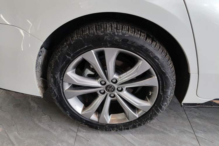 Used Toyota Sienna 2023 2.5L Hybrid Deluxe Edition
