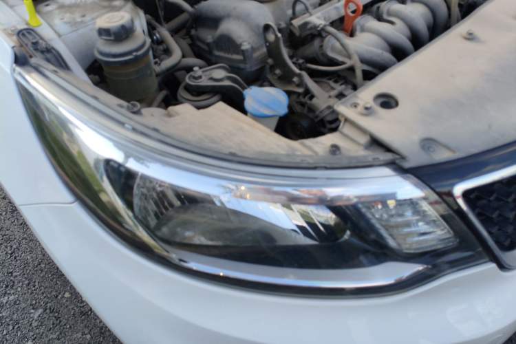 Used Kia K2 2015 Sedan 1.4L MT GLS Right Front Headlight