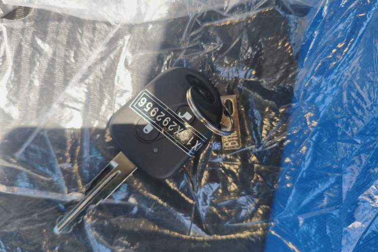 Used SRM New Energy T3L EV 2025 Model—Fudi 42.3 kWh, 3.2-meter Flatbed Truck
