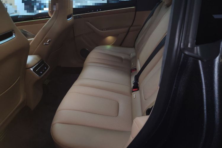 Used Hima Luxeed R7 2024 All-Electric 667 km Max
