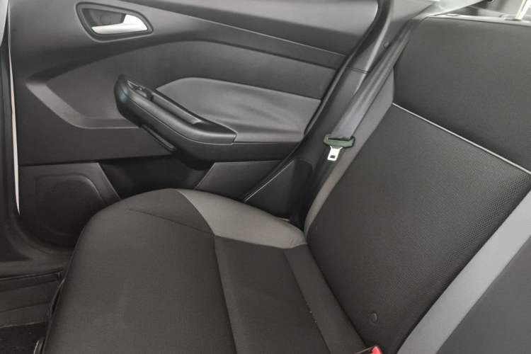 Used Ford Focus 2012 Hatchback 1.6L Manual Comfort Model
