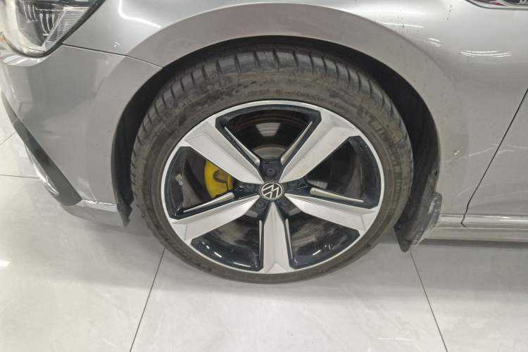 Used Volkswagen Magotan 2023 2 Million Units Commemorative Edition 330TSI DSG Luxury Version Left Front Wheel Hub