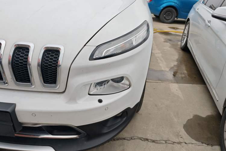 Used Jeep Cherokee 2016 2.4L Superior Edition