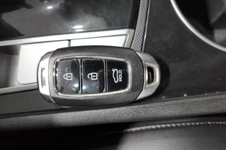 Used Hyundai Elantra 2021 1.5L CVT GLX Elite Edition Vehicle Key