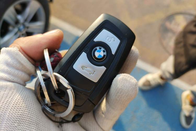 Used BMW 3 Series 2015 320i Luxury Line Stylish Edition