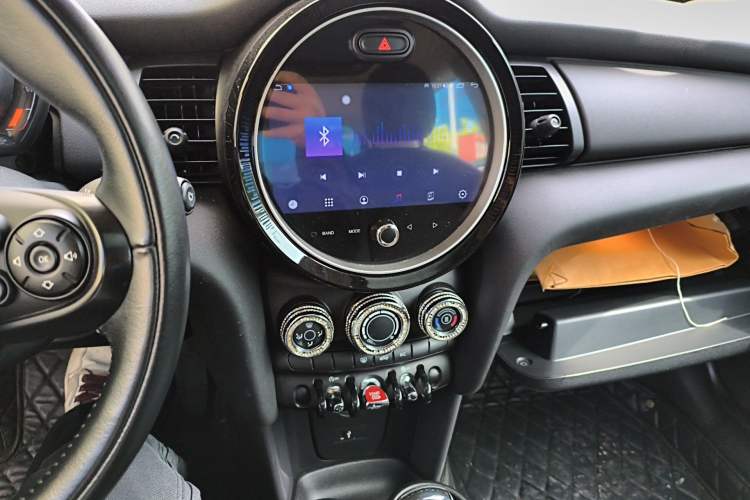 Used MINI 2018 1.5T ONE Audio And AC Panel