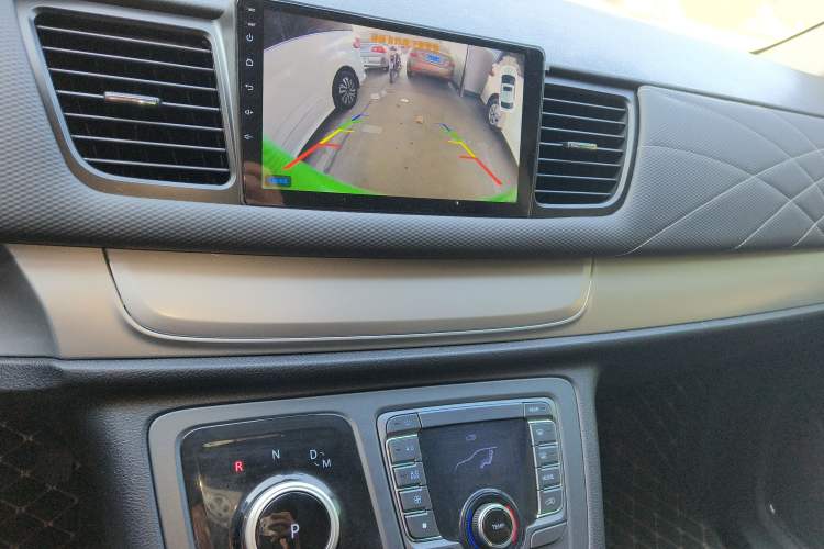 Used SAIC MAXUS G20 2023 ES 2.0T Gasoline Automatic Value Edition Audio And AC Panel