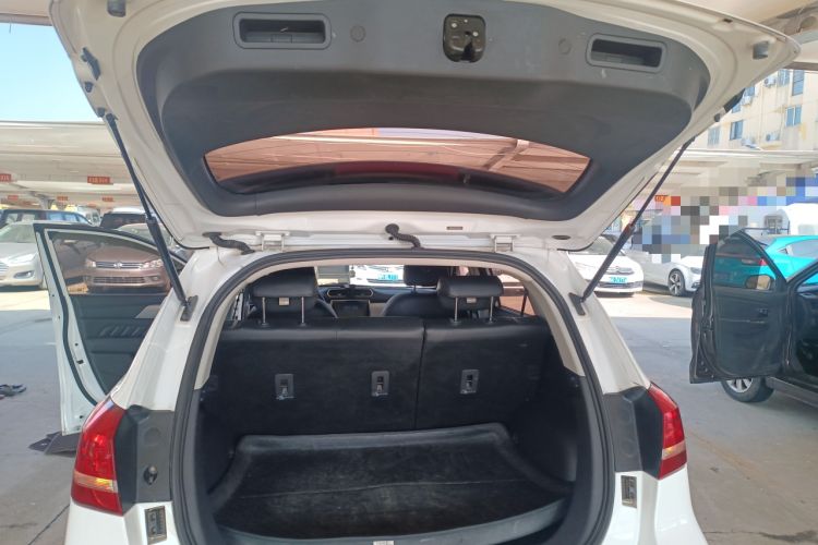 Used Haval H2 2014 1.5T Manual Two-Wheel Drive Elite Edition Trunk