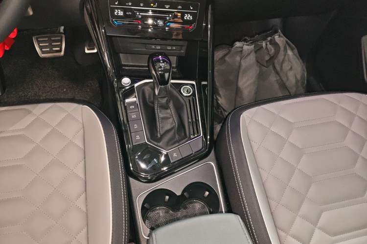 Used Volkswagen Tayron 2023 330TSI Two-Wheel-Drive R-Line High-Energy Version Gear Lever