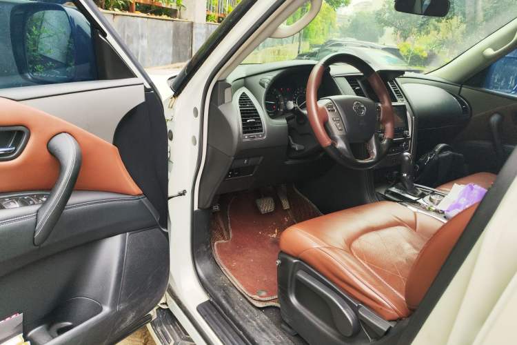 Used Nissan Patrol 2018 4.0L LinkedIn Edition Driver Seat