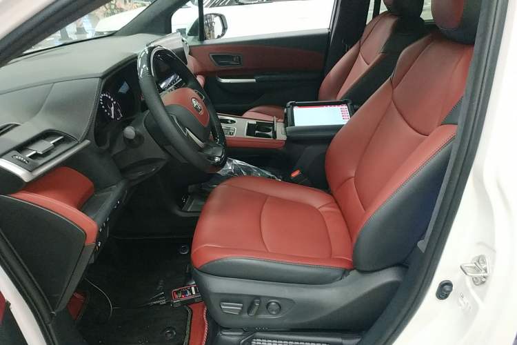 Used Toyota Granvia 2024 2.5L Hybrid Comfort Edition Left Front Seat