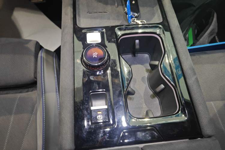 Used Volkswagen Teramont 2025 Tiguan Pro 450TSI Four-Wheel Drive Summit Edition
