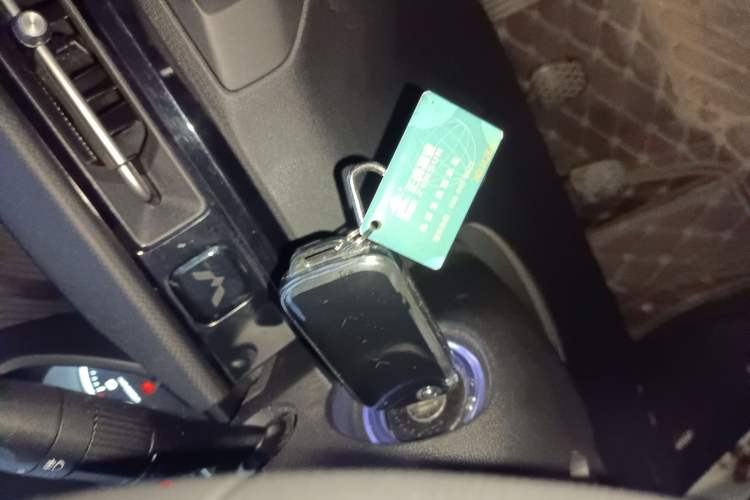 Used Wuling Alvez 2022 1.5L Manual Free-Style Model
