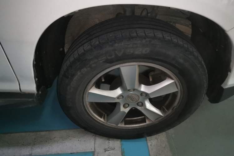 Used BYD S6 2013 Platinum Edition 2.0L Manual Luxury Model
