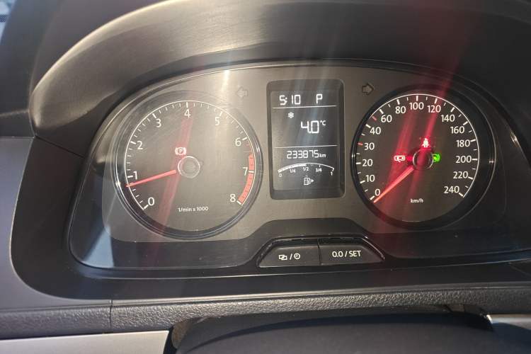 Used Volkswagen Lavida 2013 Revised Classic 1.6L Automatic Fashion Edition Odometer Close Up