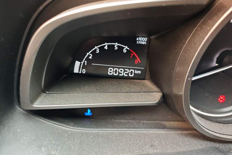 Used Mazda 3 Axela 2017 Sedan 1.5L Manual Comfort Model Emission Standard China V Odometer Close Up