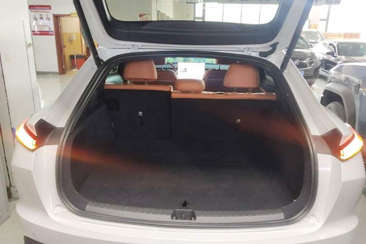 Used ONVO L60 2024 60 kWh Rear-Drive Version
