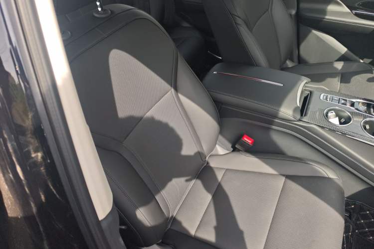 Used Hongqi HS3 PHEV 2025 Model 117km Jingwei Edition