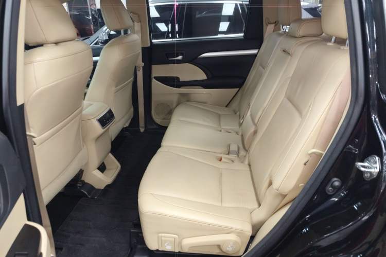 Used Toyota Highlander 2018 2.0T Four-Wheel Drive Prestige Version 7 Seats China VI Standard
