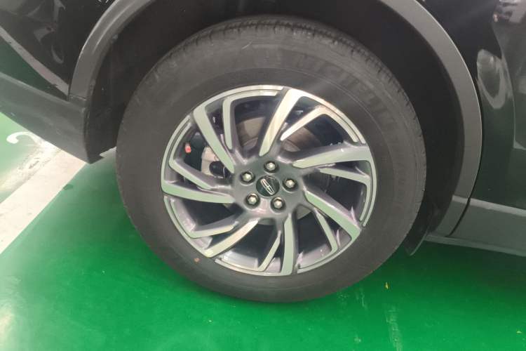 Used Lincoln Corsair 2023 2.0T Two-Wheel Drive Luxury Edition Right Rear Wheel Hub