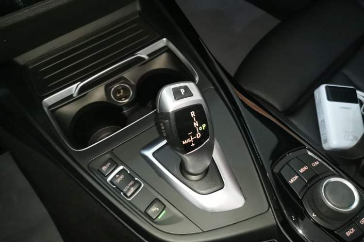 Used BMW 2 Series (Import) 2019 225i Convertible Coupe Sports Design Package