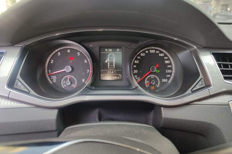 Used Volkswagen Passat 2017 280TSI DSG Luxury Edition
