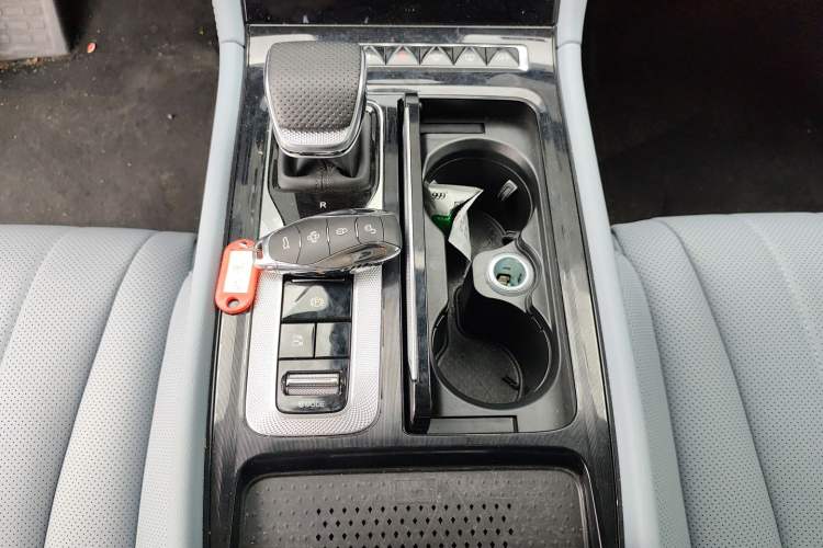 Used Hongqi H5 PHEV 2025 170 Super Hybrid Version