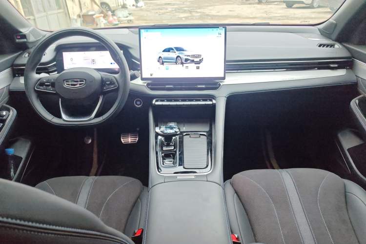 Used Geely Auto Preface 2026 Model Oriental Yao 2.0TD Lanxing Edition Center Console