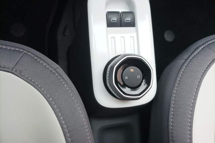 Used Geely Galaxy Panda 2025 210km Panda Rider Gear Lever