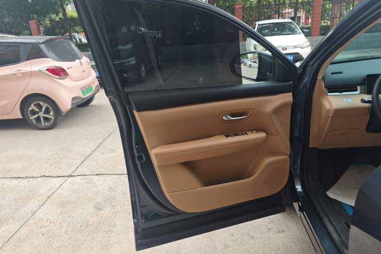 Used Landian E5 PLUS 2025 165 km Long-Range Version PLUS 5-Seater