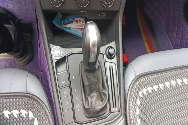 Used Volkswagen Lavida 2024 1.5L Automatic Starry Sky 5 Million Edition Gear Lever