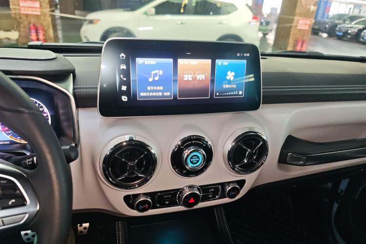 Used BAIC Off-Road BJ40 2024 2.0D Blade Hero Glory Edition Audio And AC Panel