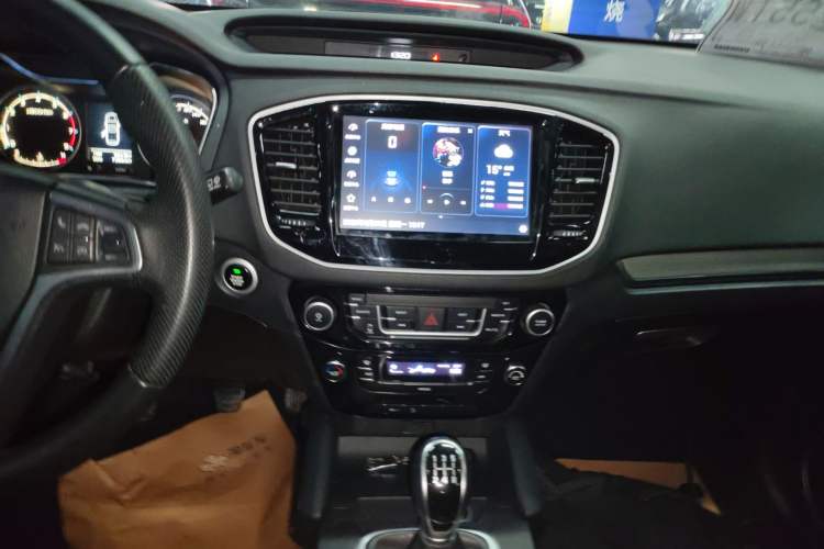 Used Geely Auto Vision X6 2016 1.8L Manual Luxury Model
