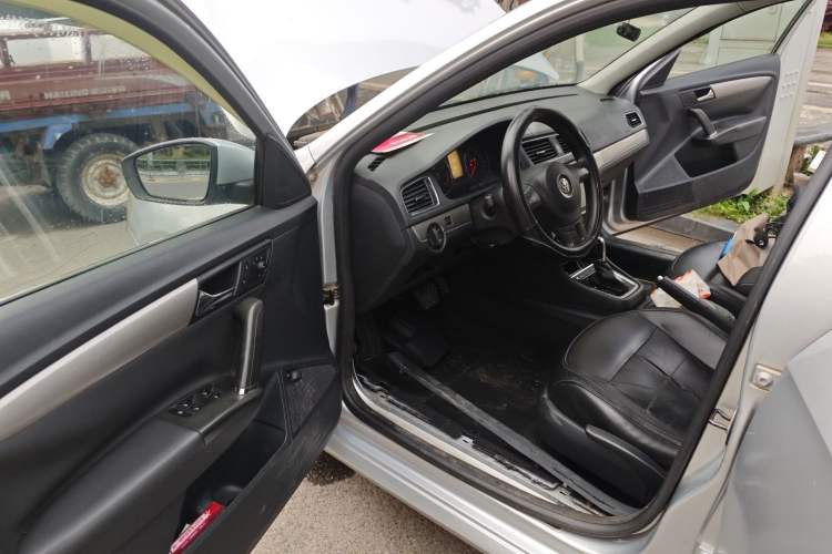 Used Volkswagen Lavida 2013 Restyled Classic 1.6L Automatic Comfort Edition Driver Seat