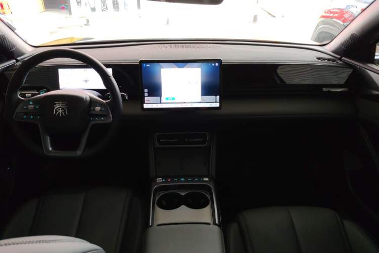 Used BYD Qin L 2025 EV 545KM Beyond Version Center Console
