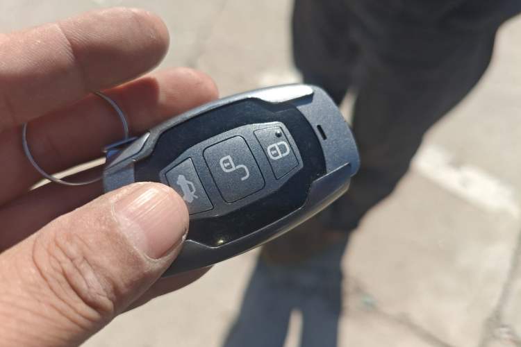 Used BYD e5 2018 450 Smart Connect Deluxe Edition
