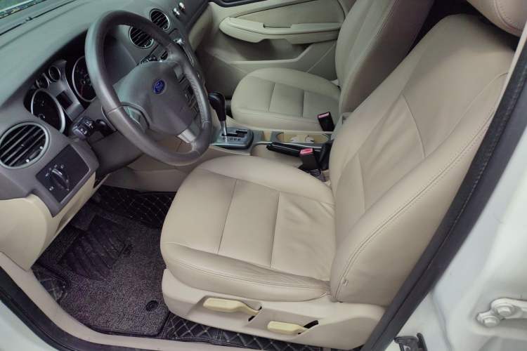 Used Ford Focus 2013 Hatchback Classic 1.8L Automatic Fashion Edition Left Front Seat