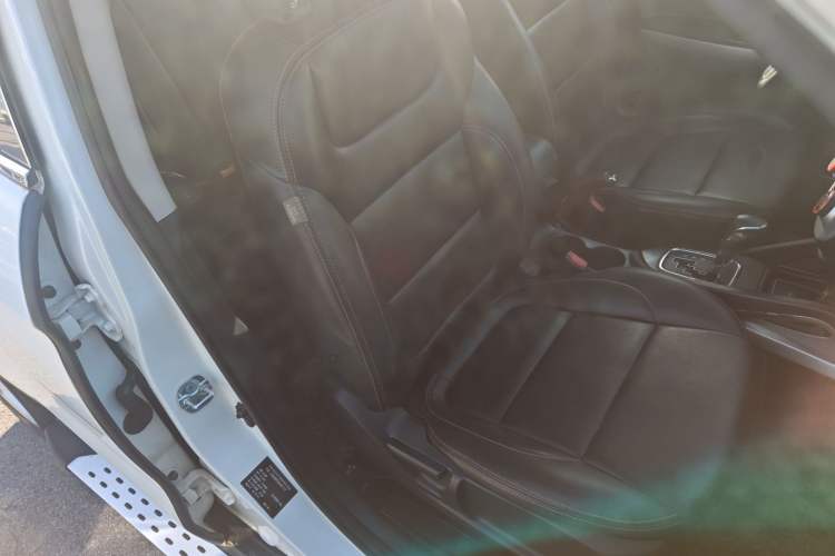 Used CHANGAN CS35 2012 1.6L Automatic Luxury Version China IV Standard
