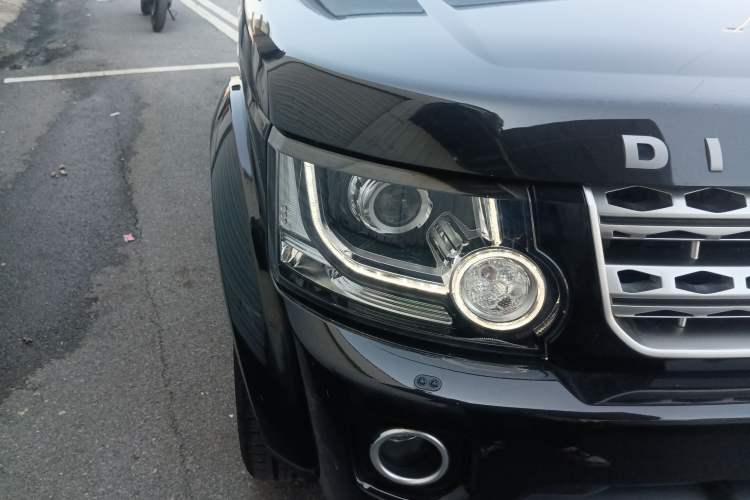 Used Land Rover Discovery 2014 3.0 SDV6 HSE Diesel Edition Right Front Headlight