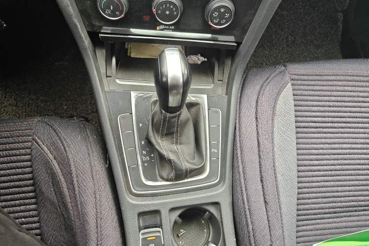 Used Volkswagen Golf 2017 230TSI Automatic Comfort Edition – Celebrating Milestone of One Million Units
