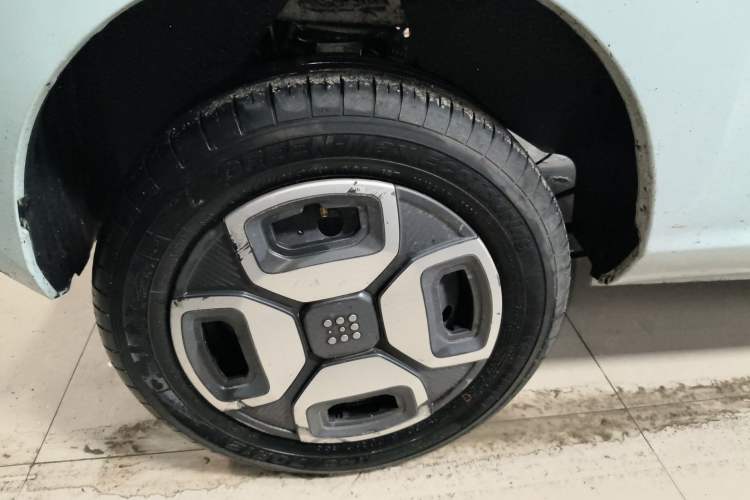 Used Dongfeng Fengon MINIEV 2022 Simple Style Comfort Version Right Rear Wheel Hub