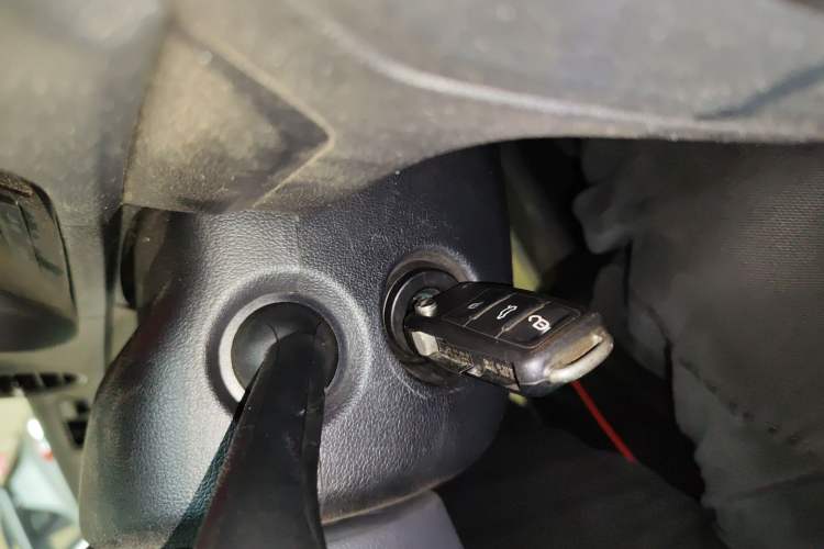 Used Volkswagen Jetta 2015 Zhuihui Edition 1.4L Manual Fashion Model Vehicle Key