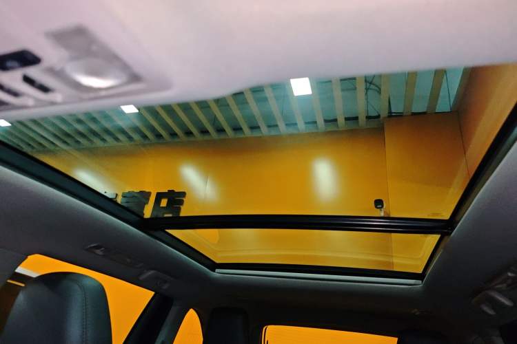 Used Toyota Highlander 2018 2.0T Four-Wheel Drive Luxury Edition 7 Seats China V Emission Standard