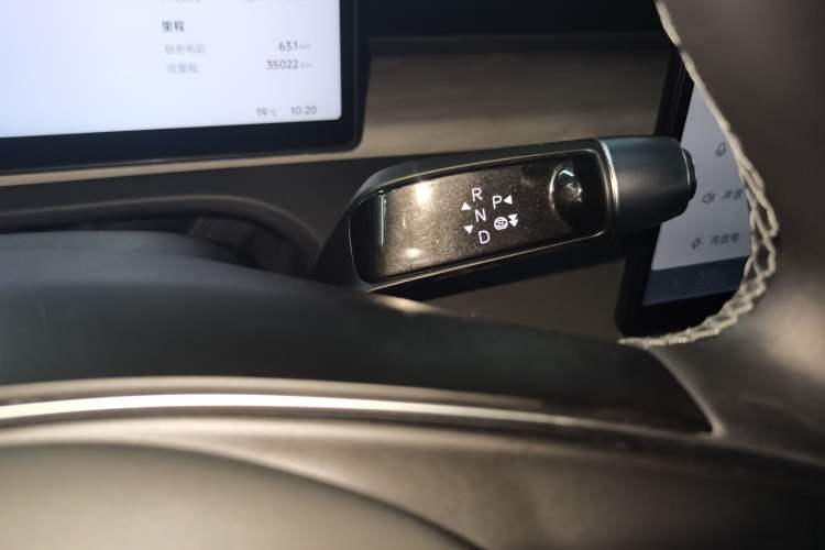 Used XPeng X9 2024 640 All-Wheel Drive High-Performance Max Gear Lever