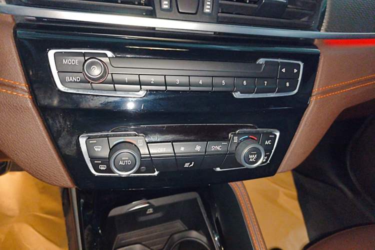 Used BMW X2 2021 sDrive25i Sport Edition Audio And AC Panel