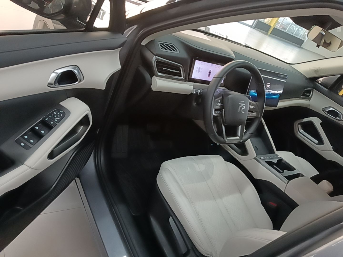 BYD Yuan UP 2025 Intelligent Driving Version 401 KM Dynamic Edition — снимка 18